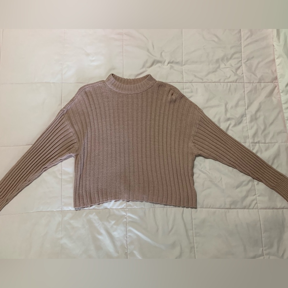 American Eagle pink knit crop top sweater
